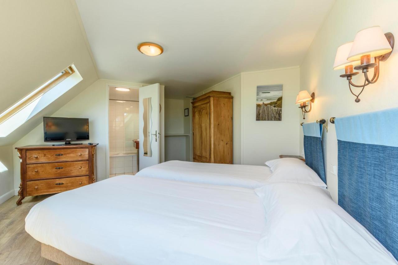 Hotel Le Clos Fleuri เลอปาเลส์ ภายนอก รูปภาพ