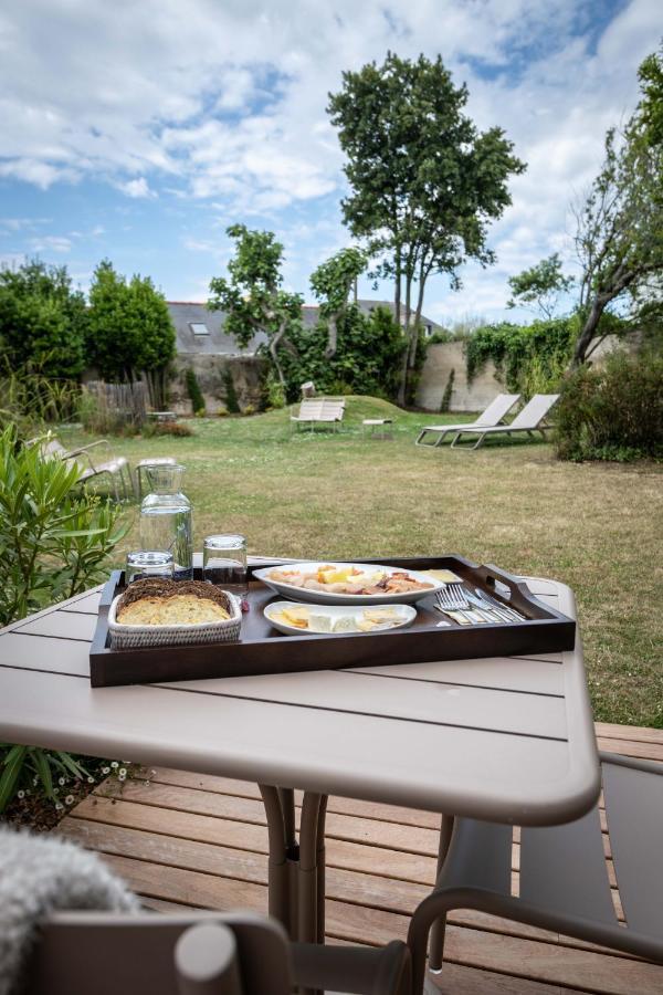 Hotel Le Clos Fleuri เลอปาเลส์ ภายนอก รูปภาพ